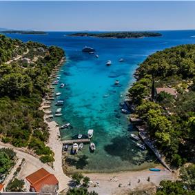 6 Bedroom Beachfront Villa with Heated Pool near Vela Luka on Korcula Island, Sleep 12